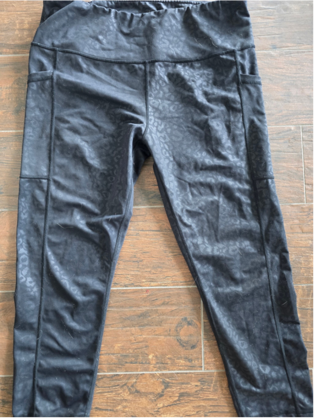 CVG Black Leopard Capri Size XL EUC